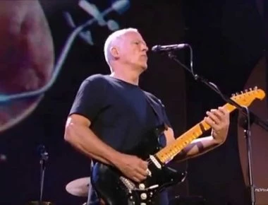 Ο Roger Waters μιλά ανοικτά κατά της οργάνωσης «Λευκά Κράνη» (βίντεο)